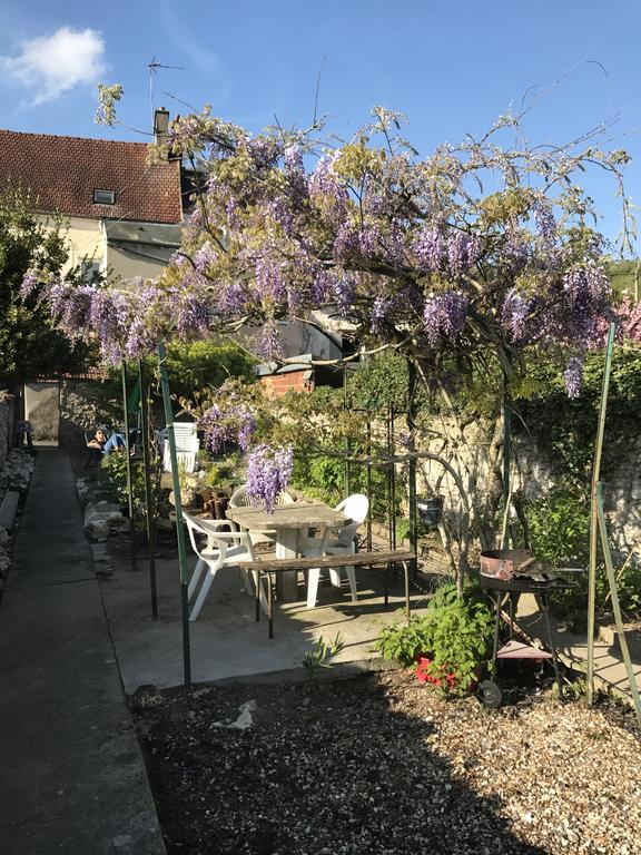Gite Ancien Relais De Saint-Jacques Ла-Рош-Гийон Экстерьер фото